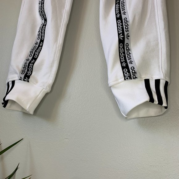 /// Adidas R.Y.V. Track Pants (Super RARE) - Picture 4 of 7